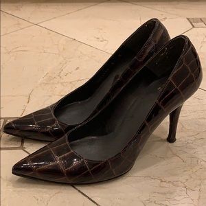 Stuart weitzman brown snakeskin pump
